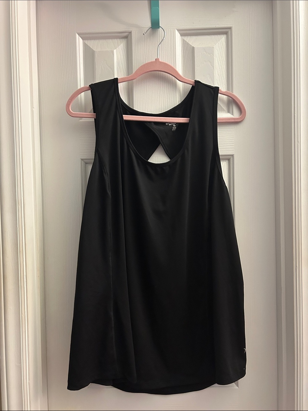 Black Sleeveless Athletic Tank Top